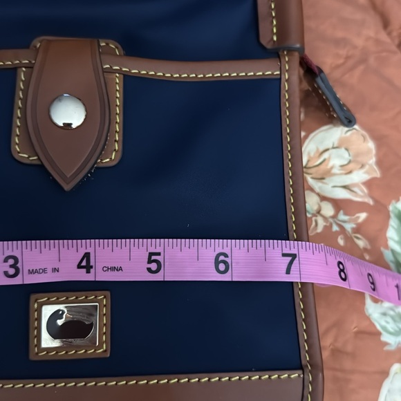 Dooney & Burke | Wayfarer Letter Carrier in navy. Like New crossbody A00177 - Picture 10 of 11